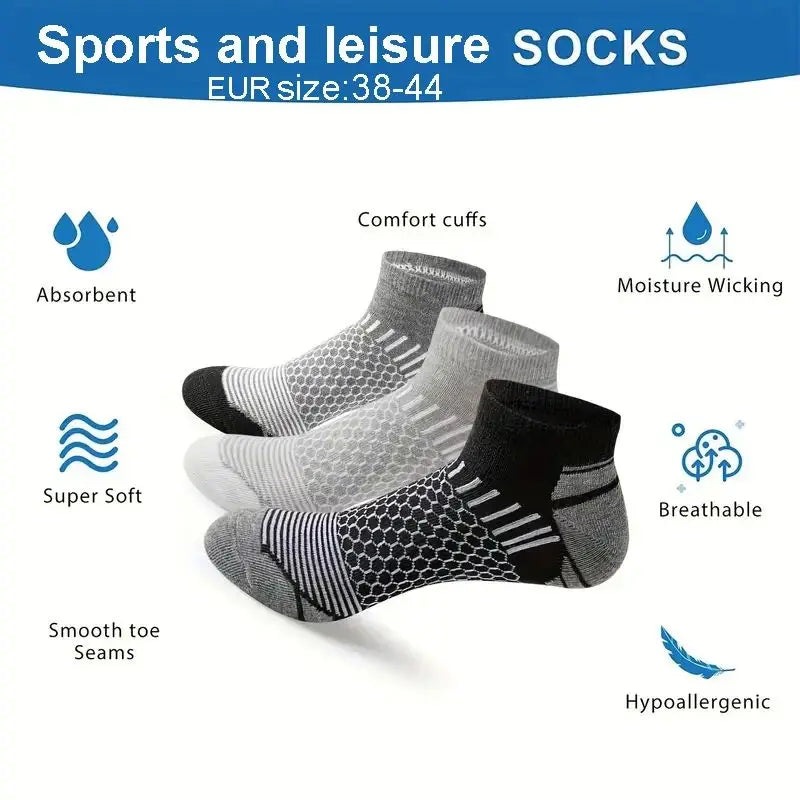 Infographic of mens short athletic socks showcasing quick dry cotton polyester material and comfortable cushion support