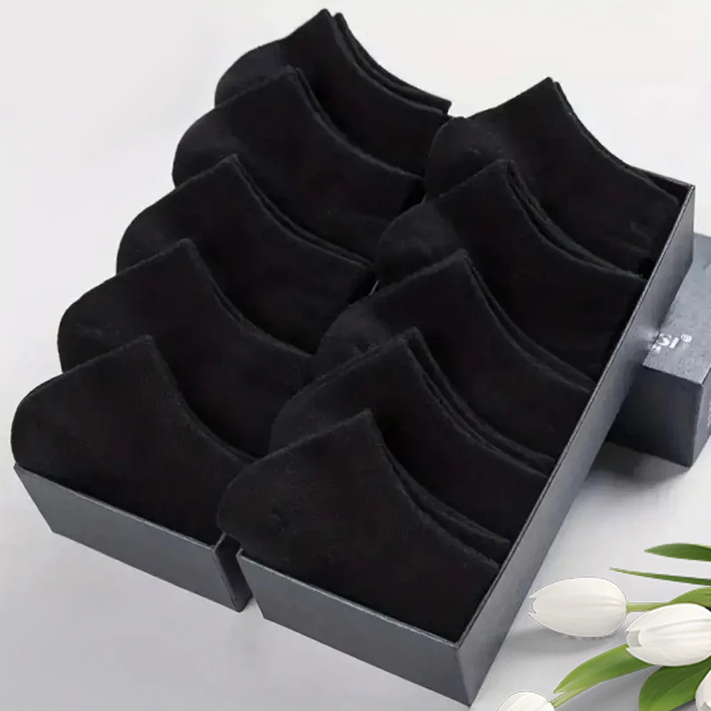 Pack of comfortable summer wear men's short ankle socks in solid black color