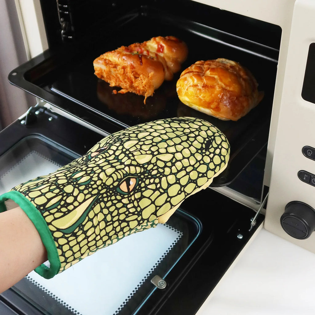 Cartoon Crocodile Oven Mitt – Heat Resistant BBQ & Baking Glove