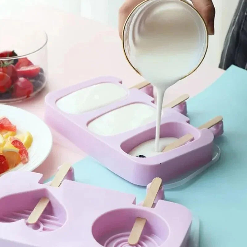 Cartoon Silicone Ice Cream Mold with Lid – DIY Homemade Popsicle Maker