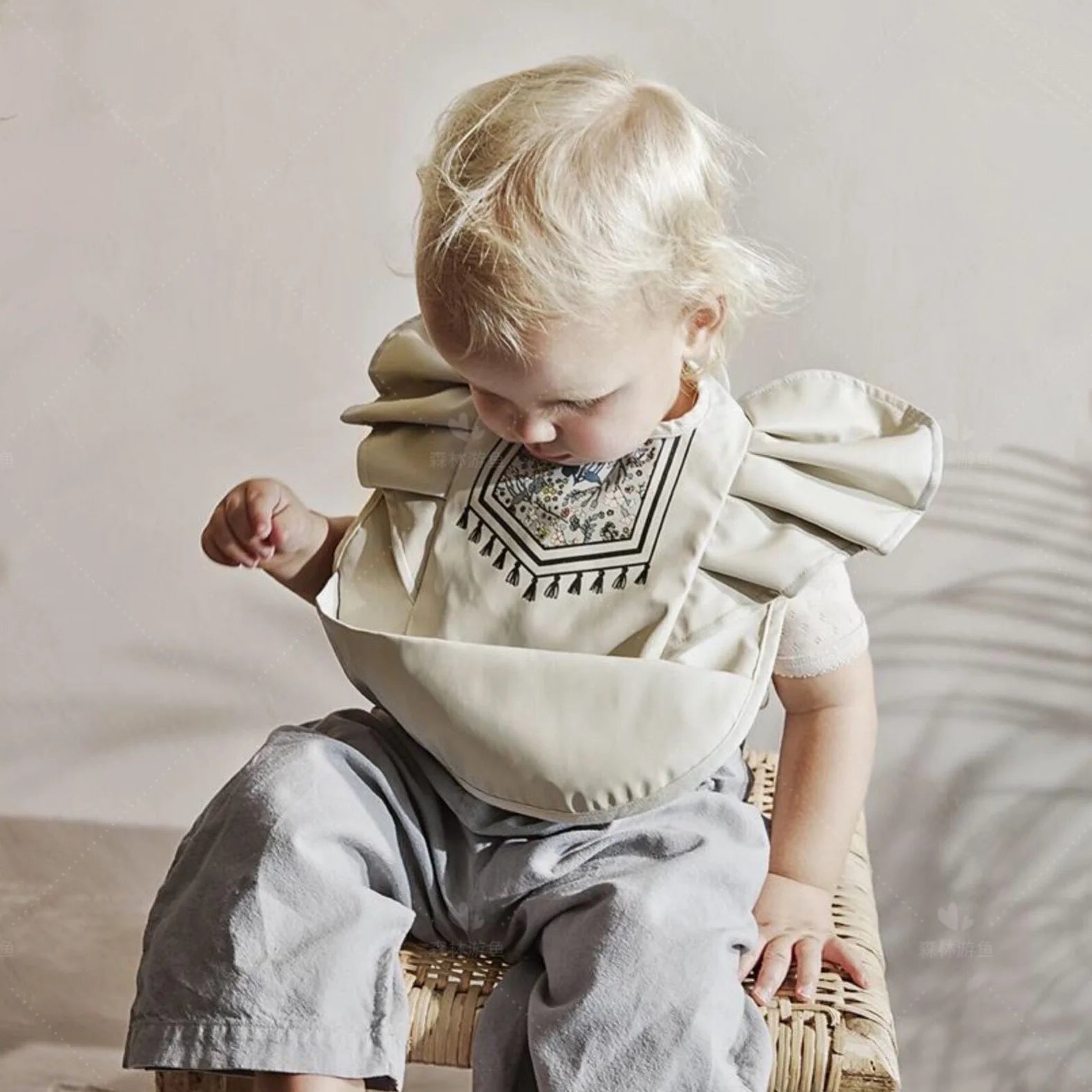 Waterproof Baby Bib with Pocket Soft PU Feeding Bib for Kids