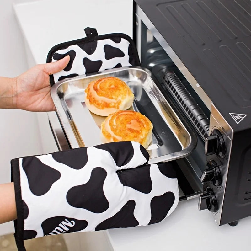 2PCS Leopard Print Oven Mitt & Pot Holder Set – Heat Resistant Kitchen Gloves