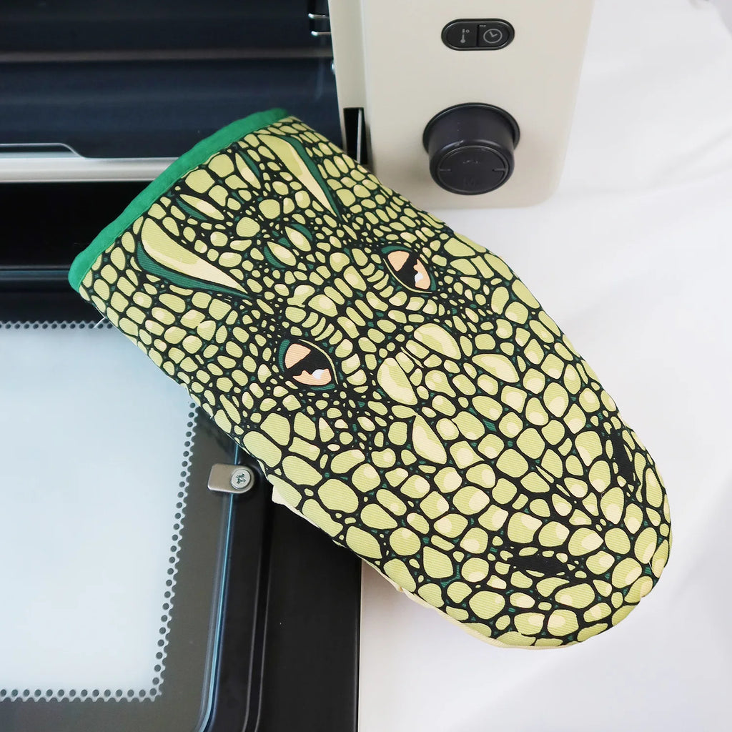 Cartoon Crocodile Oven Mitt – Heat Resistant BBQ & Baking Glove