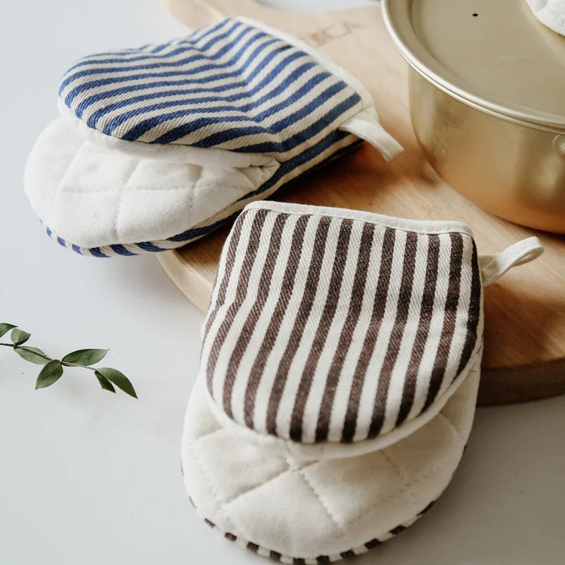 Heat-Resistant Oven Glove – Anti-Scald Kitchen Mitt (1PC)