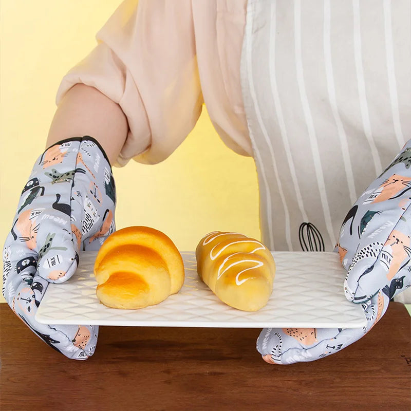 Heat Resistant Oven Mitts – Non-Slip Microwave & Baking Gloves