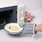 2PCS Heat-Resistant Oven Gloves – Anti-Scald Kitchen Baking Mitts